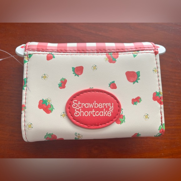Strawberry Shortcake Gingham Wallet 🍓🍰 - Picture 4 of 4